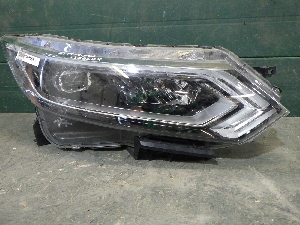 NISSAN QASHQAI  фара правая 26010HV05B 2022г. арт.1309684 LED  Уценка