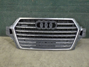 AUDI Q7  облицовка радиатора 4M0853651JMX3 2019г. арт.1399404