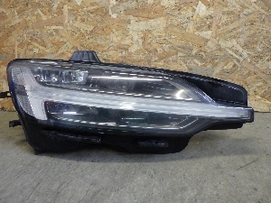 VOLVO S60  фара правая 32314191 2019г. арт.1427287 LED  Уценка