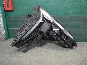 GEELY ATLAS  фара правая 7051052300 2024г. арт.1444115 LED