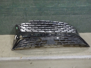 GEELY ATLAS облицовка бампера переднего 6608105131 2024г. арт.1444120 Уценка