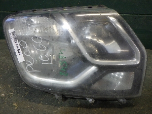 RENAULT DUSTER  фара правая 260100156R 2018г. арт.1446548 галоген