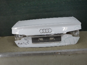 AUDI A4  крышка багажника 8W5827025K 2021г. арт.1451200