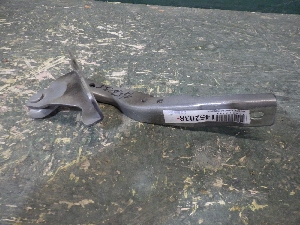 CHERY TIGGO 4 PRO петля капота правая J268402040DY 2023г. арт.1452038 Уценка