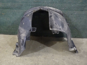 RENAULT DUSTER  подкрылок передний левый 638415330R 2021г. арт.1452207