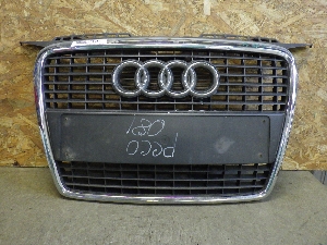 AUDI A3  решетка облицовки радиатора 8P4853651A1QP 2007г. арт.1471924