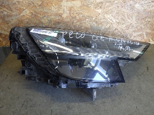 AUDI Q8  фара правая 4M8941784 2021г. арт.1478339 LED