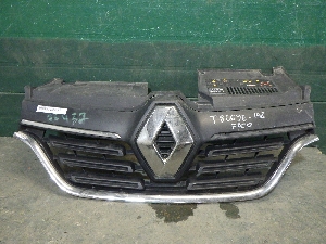 RENAULT SANDERO решетка облицовки радиатора 623105887R 2021г. арт.1485437 Уценка