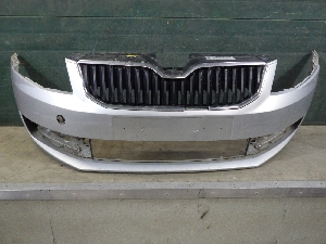 SKODA OCTAVIA  облицовка бампера переднего 5E0807217 2014г. арт.1485464