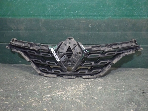 RENAULT KAPTUR решетка облицовки радиатора 623103110R 2022г. арт.1516244 Уценка
