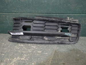 SKODA KODIAQ решетка бампера переднего правая 5658073689B9 2018г. арт.1546590 Уценка