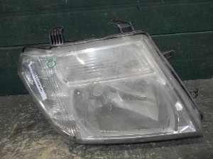 NISSAN PATHFINDER фара правая 260105X10B 2014г. арт.1560836 галоген