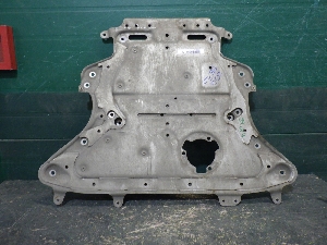 BMW 5 серия другие защита двигателя 31106887547 2019г. арт.1581174 Уценка