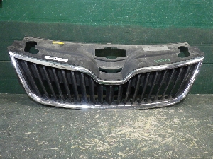SKODA RAPID решетка облицовки радиатора 5JA8536689B9 2017г. арт.1617649